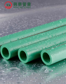 De groene Pijp van het Polypropyleen Willekeurige Copolymeer/Hittebestendige Plastic Pijp Vlotte Oppervlakte
